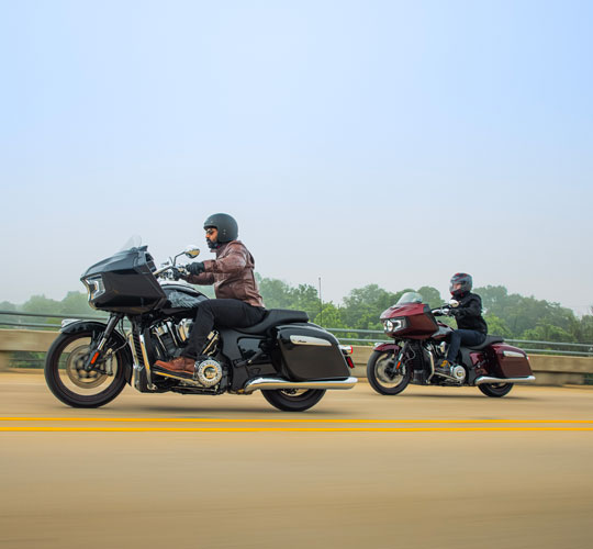 JAGE KURVEN. EINE NACH DER ANDEREN.