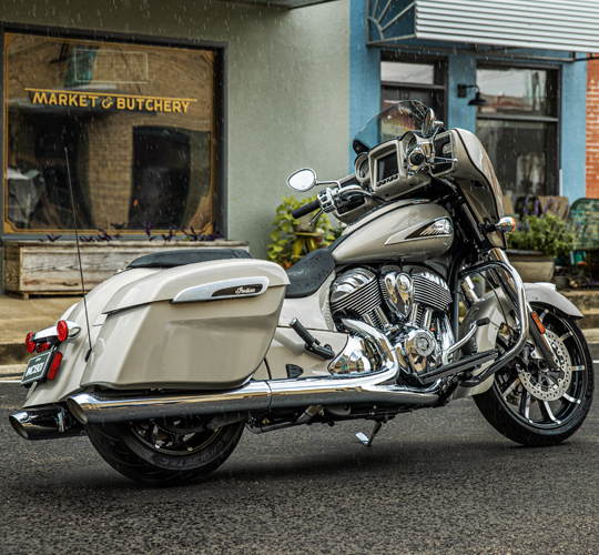 ERSTKLASSIGE AUSSTATTUNG